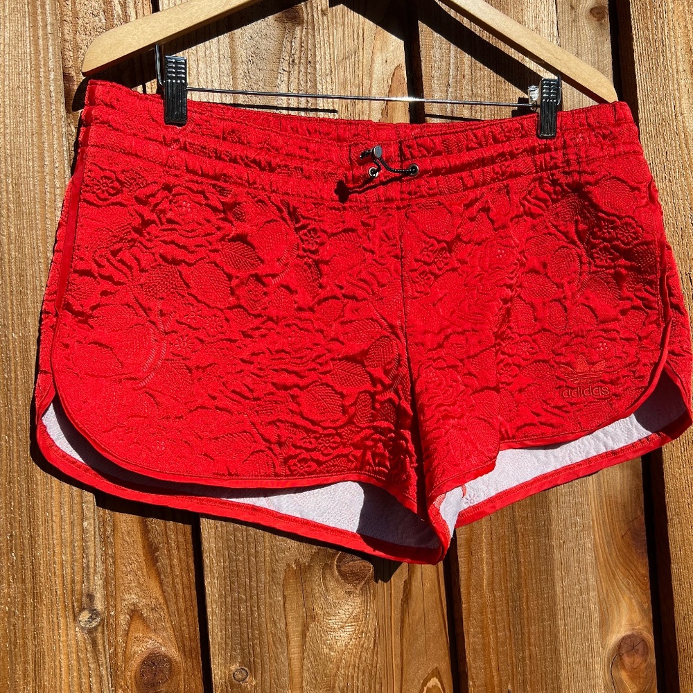🌹 Adidas Quilted Shorts 🌹